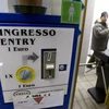 Một nhà vệ sinh phải trả phí ở Venice, Italy. (Ảnh: Reuters)