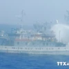 [Video] Tàu Trung Quốc lại tấn công bằng vòi rồng vào tàu Việt Nam