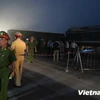 Video đầu máy xe lửa văng khỏi đường ray vì va xe tải ở Nam Định