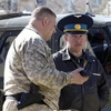 Đại tá Yuliy Mamchur (phải). (Ảnh: Reuters)
