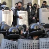 "Người biểu tình bị quét khỏi tòa nhà chính quyền Kharkov" 