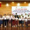 "Chương trình Vun cây xây đời tại Việt Nam": Ngân hàng Cathay United tài trợ quỹ 780 triệu đồng cho học sinh có hoàn cảnh khó khăn