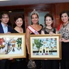 Trần Thị Quỳnh góp sức gây quỹ từ thiện ở Mrs World