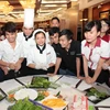 Hilton Hà Nội chia sẻ kỹ năng nghề với thanh niên Thủ đô