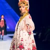 Phong cách thời trang Thái Lan truyền thống nổi bật trên sân khấu Việt