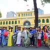 Các nữ sinh tham gia hành trình xe đạp "Áo dài Việt-Du lịch Việt." (Nguồn ảnh: BTC)