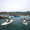 Du khách đua thuyền ở Ninh Thuận. (Nguồn ảnh: Amanoi Resort)