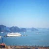 Tàu biển du lịch quốc tế cập cảng khách quốc tế Hạ Long. (Ảnh: Xuân Mai/Vietnam+)