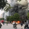 Hà Nội: Một cửa hàng ăn uống ở Nguyễn Văn Huyên bốc cháy dữ dội