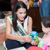 Đương kim Hoa hậu thế giới mang Trung Thu tới trẻ khuyết tật Việt Nam
