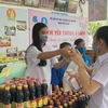 Á hậu Kim Duyên hỗ trợ người dân quê nhà với ‘Siêu thị 0 đồng’