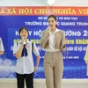 [Photo] Hoa hậu Khánh Vân tư vấn hướng nghiệp cho các em học sinh