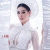 Hoa hậu Khánh Vân trình diễn trang phục dân tộc sẽ mang đi thi tại Miss Universe sắp tới. (Ảnh: CTV/Vietnam+)