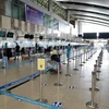 Sân bay Nội Bài "vắng như chùa Bà Đanh" trong đợt dịch COVID-19 tái bùng phát. (Ảnh: CTV/Vietnam+)