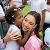 Tân Miss Grand International thăm trẻ em khuyết tật ở Nam Mỹ. (Ảnh: BTC)