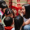Hoa hậu Ngọc Châu thăm Làng trẻ SOS. (Ảnh: CTV)