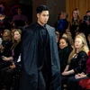 “Nam vương chân đất” Danh Chiếu Linh sải bước tại New York Couture Fashion Week. (Ảnh: CTV/Vietnam+)