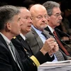 Giám đốc Cơ quan An ninh Quốc gia Mỹ Keith Alexander (thứ hai từ trái sang) tại phiên điều trần. (Nguồn: AP)