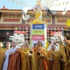Thăm và tặng quà nhân Đại lễ Phật đản Phật lịch 2558