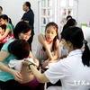 Hà Nội luân phiên y bác sỹ để tăng tải cho bệnh viện huyện 