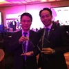 Ông Đỗ Ngọc Quỳnh (phải) nhận giải thưởng "Ngân hàng Việt Nam xuất sắc của năm" do Tạp chí Asia Risk trao cho BIDV. (Ảnh: Mỹ Bình-Lê Hải/Vietnam+)