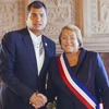 Tổng thống Chile Michelle Bachelet (phải) và người đồng cấp Ecuador Rafael Correa. (Nguồn: Ecuadortimes.net)