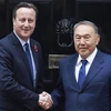 Tổng thống Kazakhstan Nursultan Nazarbaev (phải) và Thủ tướng Anh David Cameron. (Nguồn: Guardian)