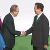 Tổng Thư ký Liên hợp quốc Ban Ki Moon đón Thủ tướng Nguyễn Tấn Dũng. (Ảnh: Đức Tám/TTXVN)