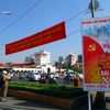 Trang hoàng đường phố chào mừng Đại hội Đảng XII. (Nguồn: TTXVN)