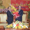 Phó Thủ tướng Nguyễn Xuân Phúc chúc Tết Đảng bộ, nhân dân tỉnh Hà Nam. (Ảnh: TTXVN phát)