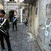 Cảnh sát Italy tuần tra trên trên đường phố trước tình trạng bạo lực giữa các băng đảng gia tăng. (Nguồn: Rex Features)