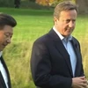 Thủ tướng Anh Cameron trao đổi với Chủ tịch Trung Quốc Tập Cận Bình. (Nguồn: BBC)