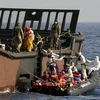 Cứu hộ một chiếc thuyền chở người di cư ở Libya. (Nguồn: theguardian.com)