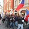 Cuộc biểu tình và diễu hành chống Hồi giáo ở Prague ngày 1/5. (Ảnh: Ngọc Mai/Vietnam+)