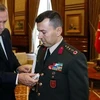 Tổng thống Thổ Nhĩ Kỳ Tayyip Erdogan và cố vấn Ali Yazici. (Nguồn: milliyet.com.tr)