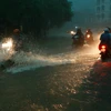 Mưa lớn khiến nhiều tuyến đường ở Hà Nội, Hải Phòng ngập nặng