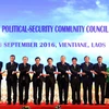 Các trưởng đoàn và Tổng thư ký ASEAN Lê Lương Minh chụp ảnh chung. (Ảnh: Phạm Kiên/TTXVN)