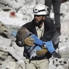 Trẻ em Syria bị thương trong các cuộc không kích. (Nguồn: Reuters)