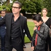 Brad Pitt và con trai nuôi Maddox. (Nguồn: Daily Mail) 