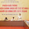 Đại biểu Quốc hội tỉnh Bến Tre Đặng Thuần Phong đặt câu hỏi chất vấn tại phiên họp. (Ảnh: Phương Hoa/TTXVN)