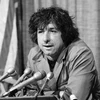 Bức ảnh chụp nhà hoạt động vì hòa bình Tom Hayden năm 1973. (Nguồn: AP)
