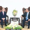 Thủ tướng Nguyễn Xuân Phúc tiếp ông Hoesung Lee, Chủ tịch Ủy ban Liên chính phủ về biến đổi khí hậu của Liên hợp quốc. (Ảnh: Thống Nhất/TTXVN)