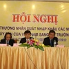 Ký kết hợp tác giữa doanh nhân hai nước Việt Nam-Trung Quốc. (Ảnh: Doãn Hoàng Nam/TTXVN)