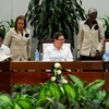 Trưởng đoàn đàm phán Chính phủ Colombia Humberto de la Calle (phải), đại diện FARC Ivan Marquez (trái) và Ngoại trưởng Cuba Bruno Rodriguez Parilla (giữa) tại lễ ký kết thỏa thuận hòa bình mới ở La Habana, Cuba ngày 12/11. (Nguồn: AFP/TTXVN)