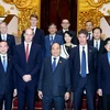 Thủ tướng Nguyễn Xuân Phúc với các đại biểu. (Ảnh: Thống Nhất-TTXVN)