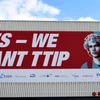 Băng rôn ủng hộ TTIP. (Nguồn: The Telegraph)