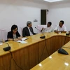 Đại sứ Tôn Sinh Thành trao đổi với ông Vaikom Wiswan, Ủy viên Trung ương Đảng CPI-M, Tổng Thư ký Mặt trận Dân chủ Cánh tả tại Kerala. (Nguồn: Đại sứ quán Việt Nam tại Ấn Độ)