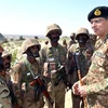 Tướng Naveed Mukhta (mũ đen, phải). (Nguồn: Thenews.com.pk) 