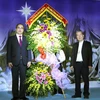Chủ tịch Ủy ban Trung ương Mặt trận Tổ quốc Việt Nam Nguyễn Thiện Nhân chúc mừng Giáng sinh tại Giáo phận Thái Bình. (Ảnh: Nguyễn Dân/TTXVN)