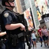 Cảnh sát Mỹ canh gác ở Quảng trường Thời Đại. (Nguồn: AP)